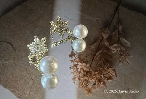Snow Pearl Star von Luvia Studio