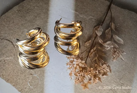 Golden Orbit Hoop von Luvia Studio